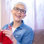 making-a-warm-scarf-for-the-winter-picture-id1205538090