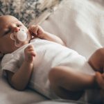 Babyens første smokk