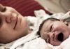 Mor med nyfødt baby