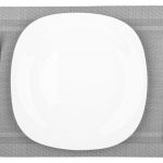 empty-white-plate-picture-id828597862