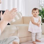 applauding-to-dancing-baby-picture-id1278593940