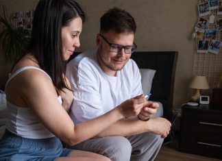 Termin i august 2026