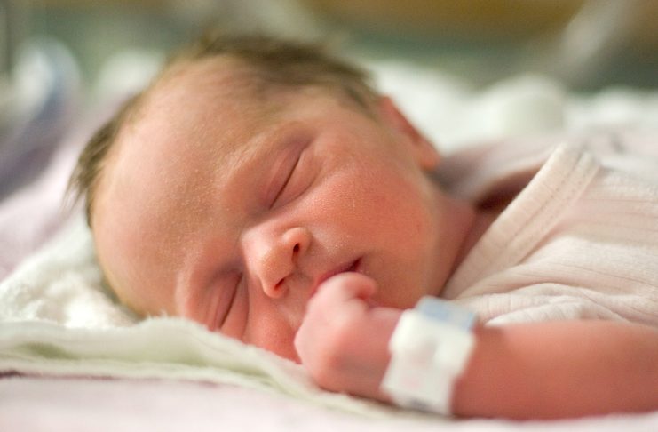 Det fødes flere barn i Norge, og andelen misdannelser går ned